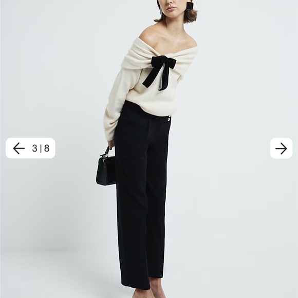 River Island Relaxed Cream Sweater with Black Velvet Bow - Picture 5 of 5